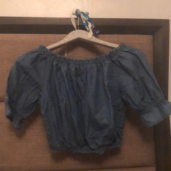 Chambray Off -the-Shoulder Crinkle Crop Top - Picture 1 of 4